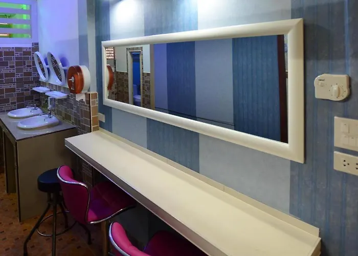 Hostel Decor Do